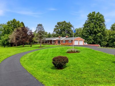 76 Lewis Ct