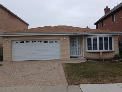 7106 W Schreiber Ave