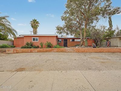 7114 E Sylvane Dr