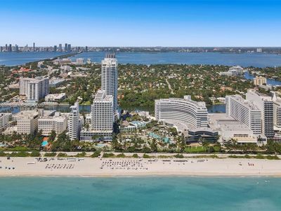 4391 Collins Ave #303