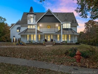 804 E Van Buren St