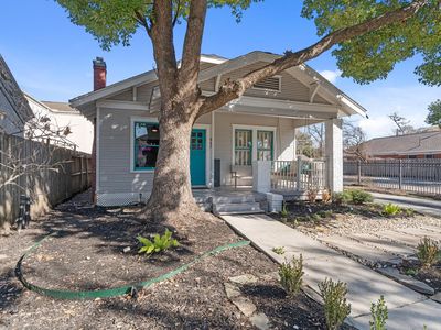 943 Pecore St