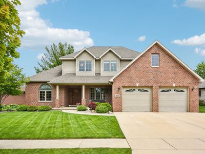 1041 Lakeview Ct