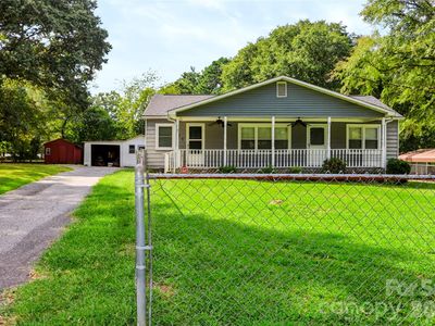 1225 White Ln