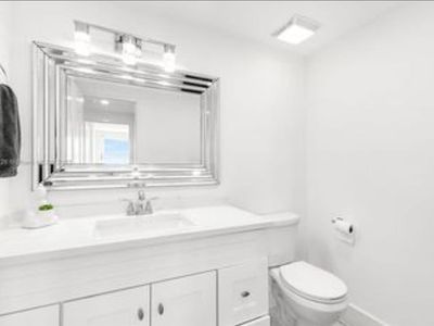 9381 E Bay Harbor Dr APT 701N