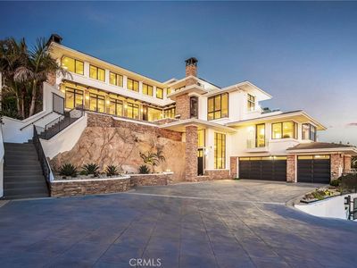 1076 Skyline Dr