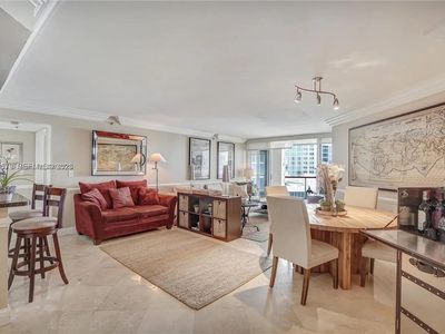 6767 Collins Ave APT 901
