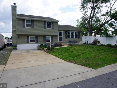 202 Coral Reef Dr