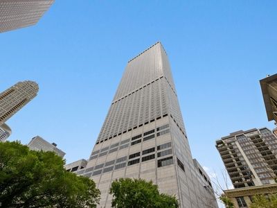 180 E Pearson St APT 3707