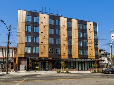 6109 Phinney Ave N Unit 502