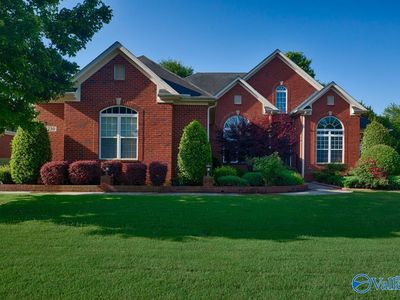 230 Bishop Farm Way NW