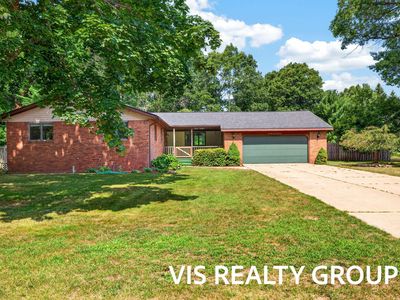 7645 Carefree Dr