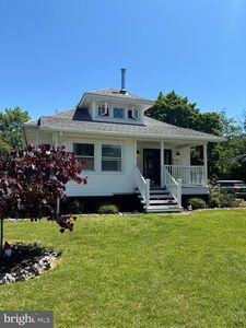 81 N Railroad Ave
