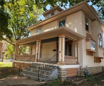 402 S Main St