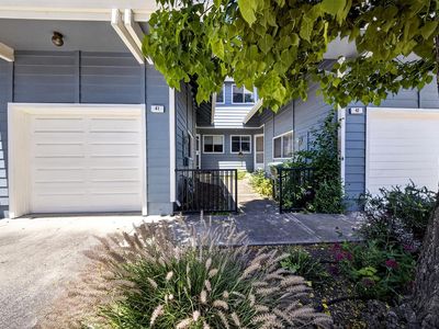 41 Meadowbrook Court