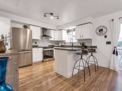 18 W La Vista Dr