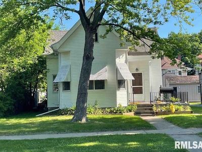1511 W Callender Ave