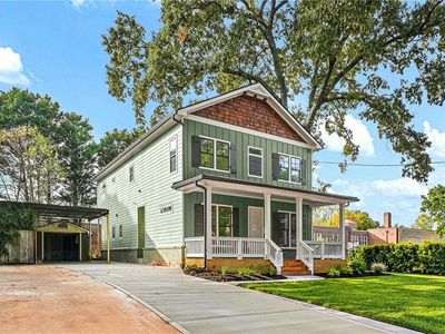 835 Eastwood Ave SE