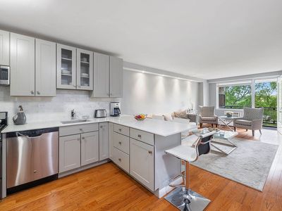 5700 Arlington Ave APT 5M