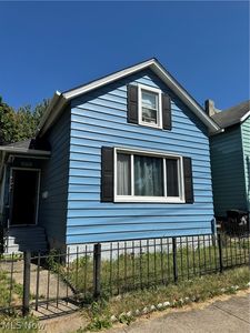 2751 W 32nd St