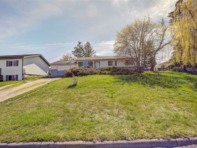 403 19th Ave W