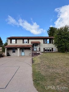 400 Peterson Ave