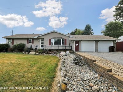 861 N Clinton Trl