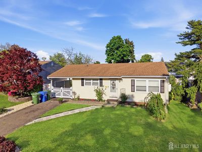 Property at 116 Kendall Dr, Parlin, NJ