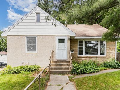 595 California Ave E