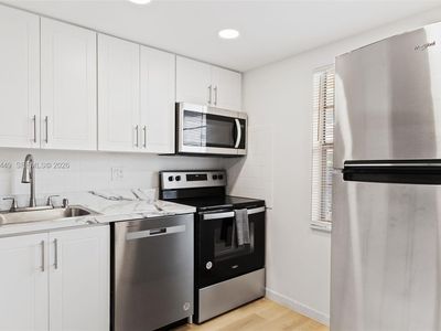 7605 NW 5th Pl APT 103