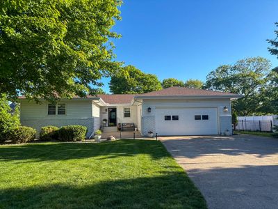 1202 Maplewood Dr