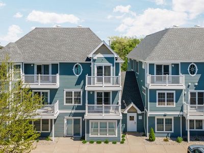 100 Hope St #209