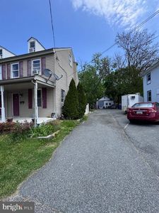 212 S Main St
