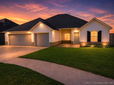 Property at 2807 Falling Leaves Dr, Weatherford, OK