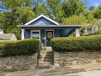 279 Thompson Ave