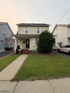 128 E 8Th St