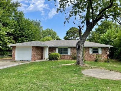 2100 Dee Ave