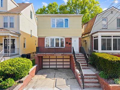 18 E 3rd St