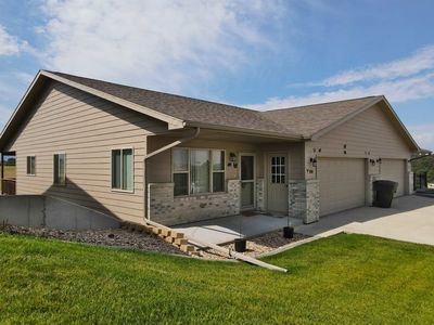 Property at 354 Red Rock Cir, Belle Fourche, SD