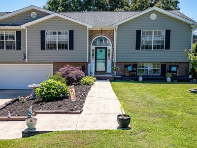8618 Brookshadow Dr