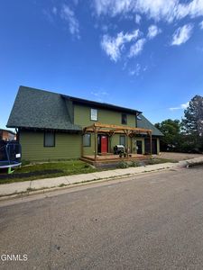 506 6th Ave NE