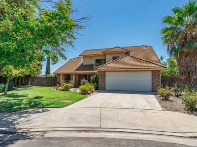 1689 E Pryor Dr