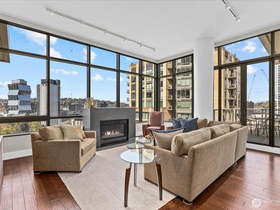 900 Lenora Street #1203