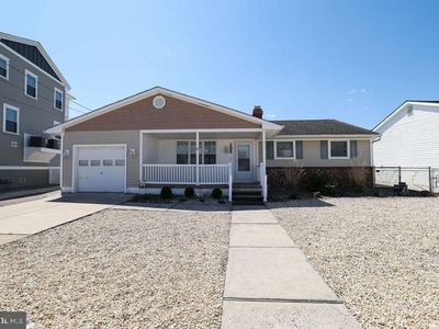 132 E Navasink Dr
