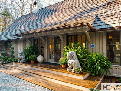 1527 Wandering Ridge Road