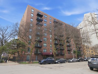 3900 N Pine Grove Ave APT 511