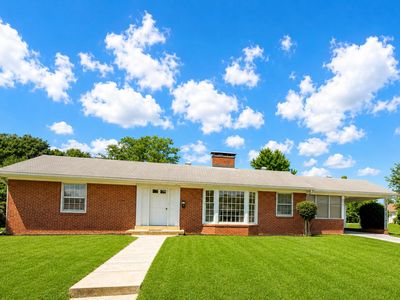 833 Acacia Ave