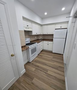 2424 SE 17th St APT 110B