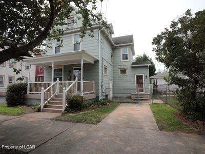 207 Delaware Ave