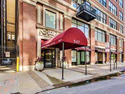 547 S Clark St APT 1403